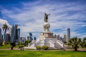 Estatua Vasco NuU00f1ez de Balboa Cinta Costera